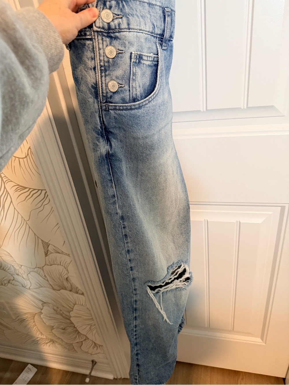 We The Free Light Blue Washed Denim distressed Overalls size Small - Picture 5 of 8